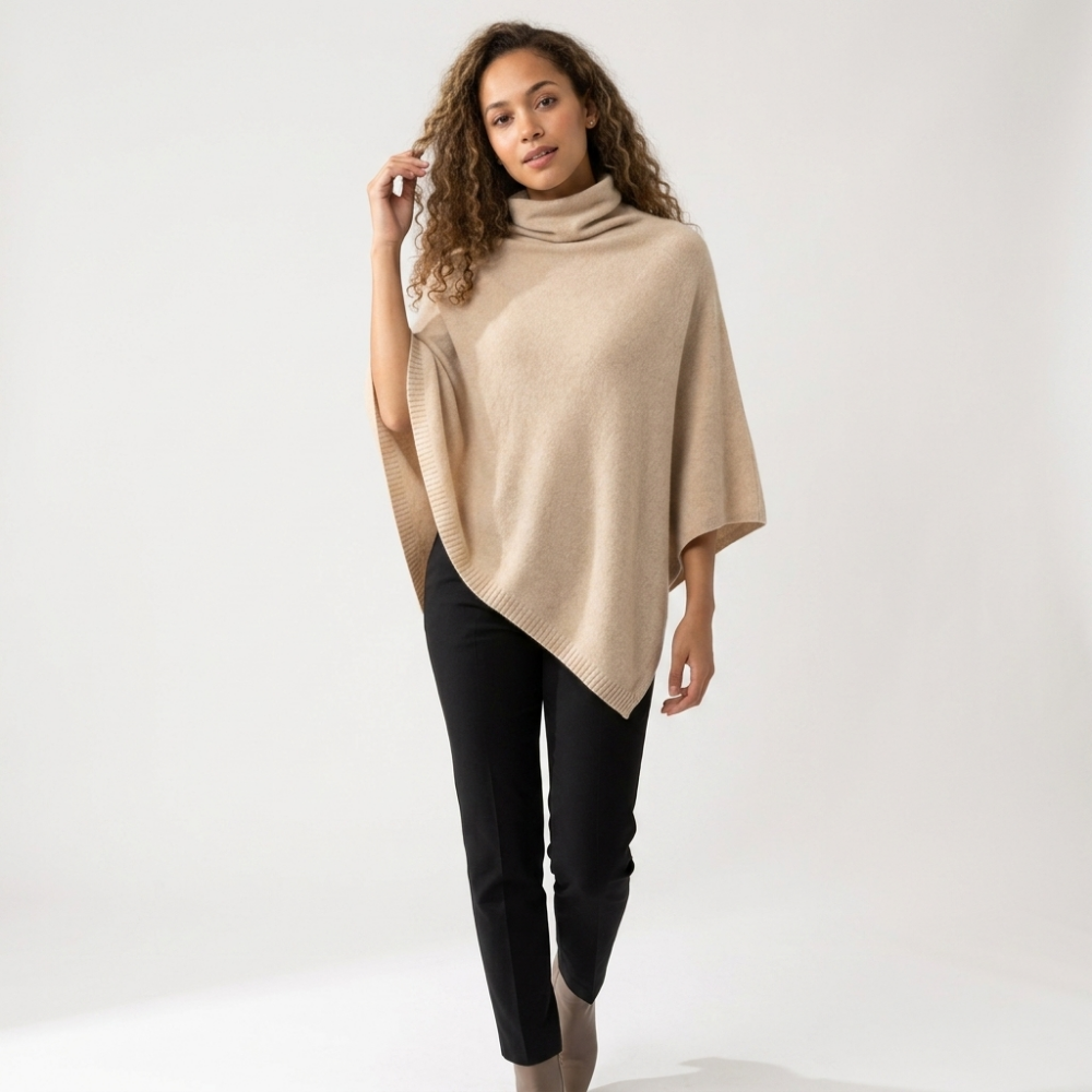 Velora - Merino Poncho — Beige